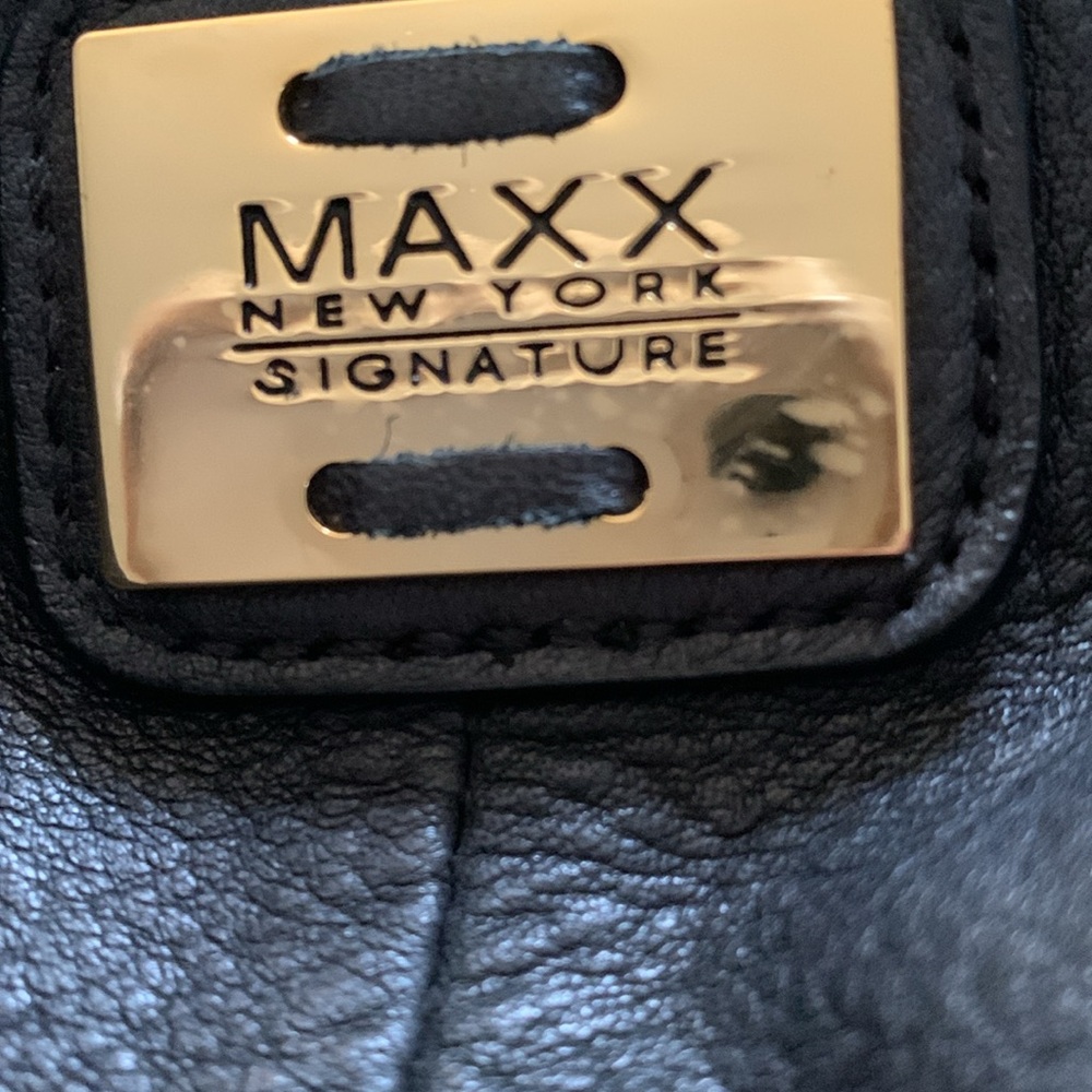 Maxx New York Signature Purse - Picture 12 of 16